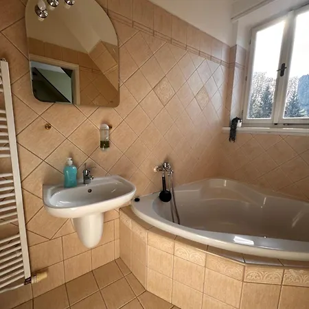Landstejnsky Dvur Otel *